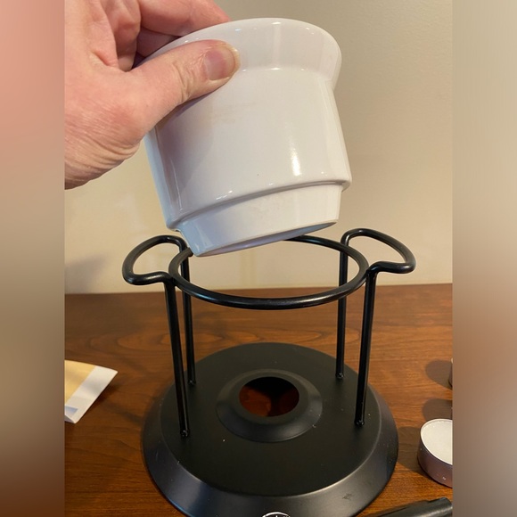 Trudeau 7 piece chocolate fondue set newin box. 14 oz stoneware, all inclusive. - Picture 13 of 14